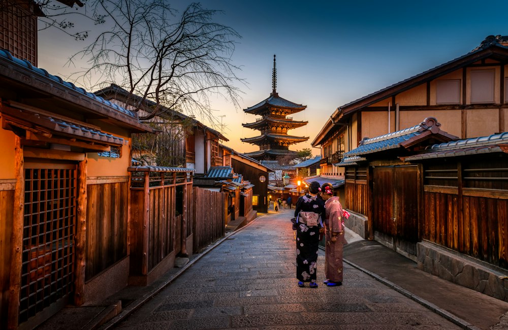 Kyoto Tea Houses: Simple Wood Rooms, Warm Bowls, and Quiet Hospitality