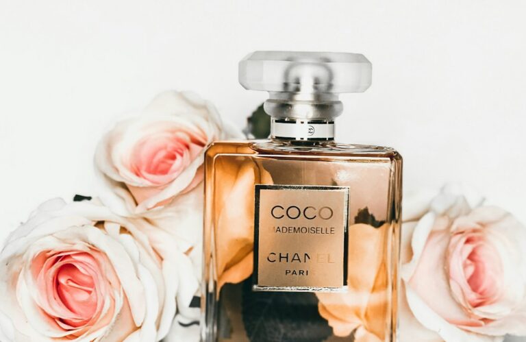 Everyday Fragrance: How to Choose and Wear Scents You Love